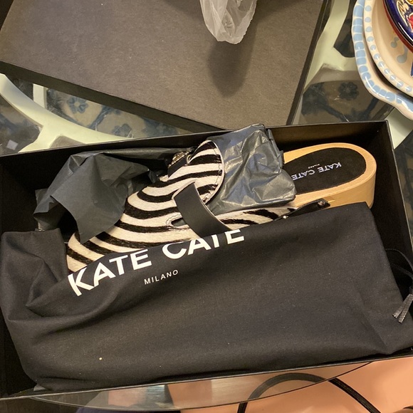 KATE CATE - ALLEGRA ZEBRA CLOG MULES SIZE 10 (NWT) - Picture 4 of 5